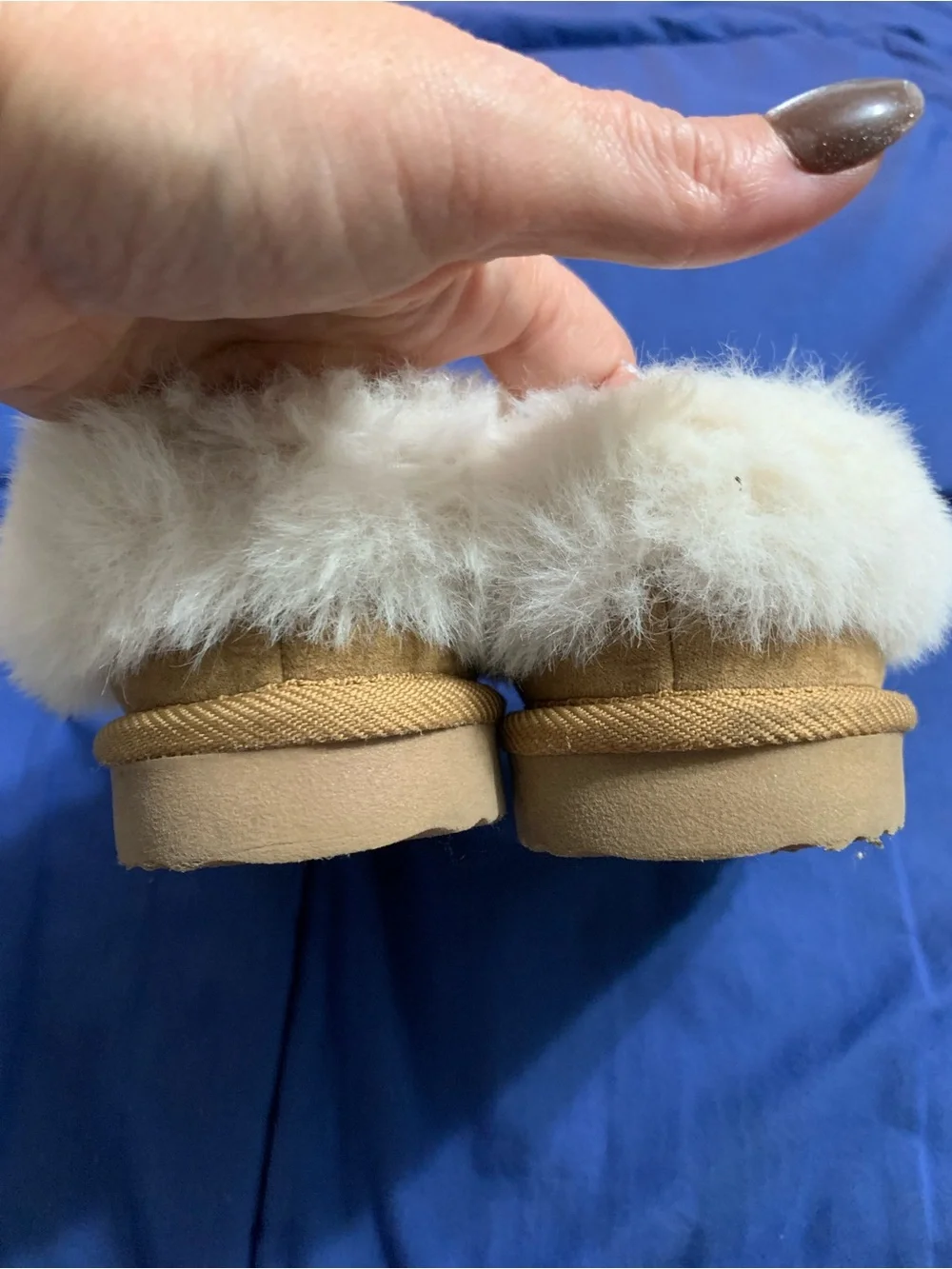 Kids Cozy Faux Fur Slippers Size 10 Tan House Shoes Soft Plush Winter